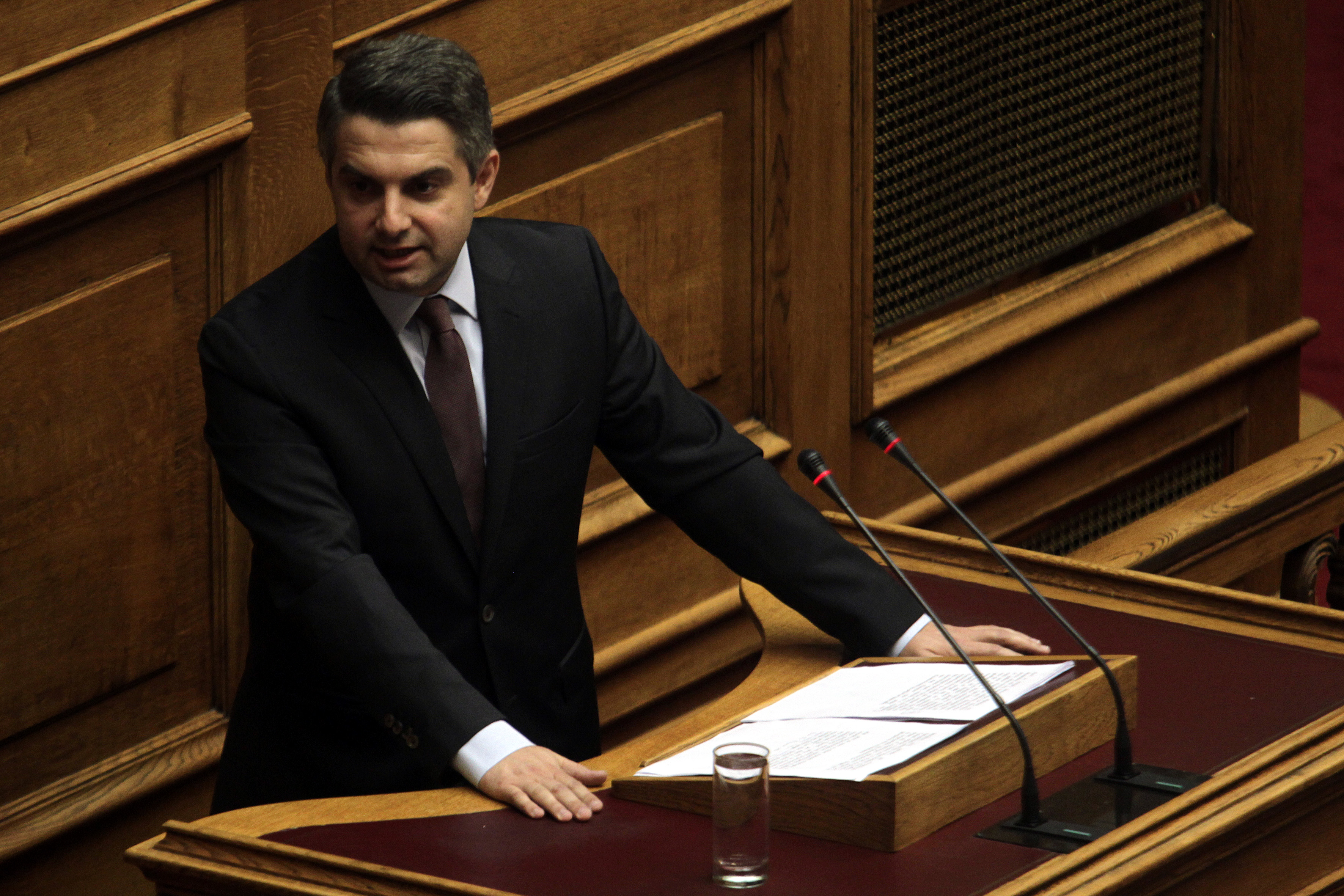 Κωνσταντινόπουλος ζητεί παρέμβαση Βούτση για την βιντεοσκόπηση των χρυσαυγιτών