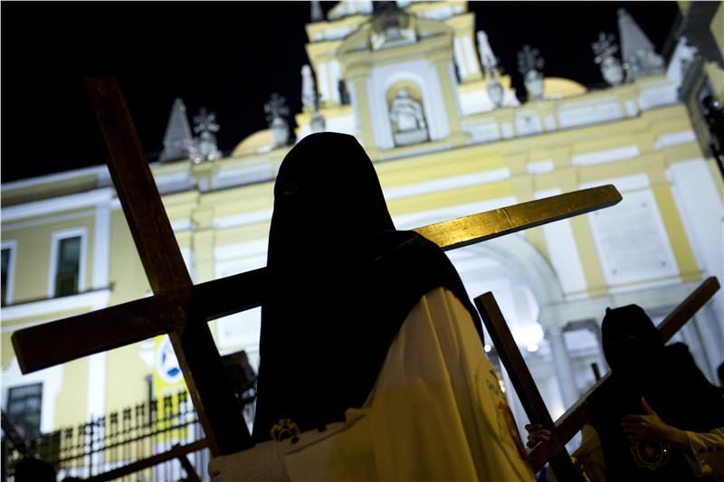 Σε κλίμα κατάνυξης ο εορτασμός της Μεγάλης Παρασκευής των Καθολικών