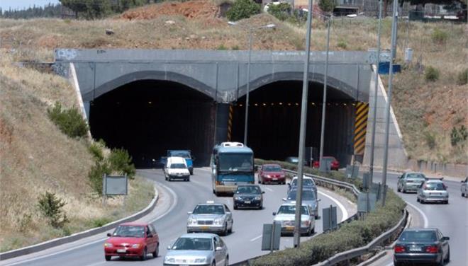 Θεσσαλονίκη: Ουρές χιλιομέτρων στην Περιφερειακή οδό λόγω καραμπόλας