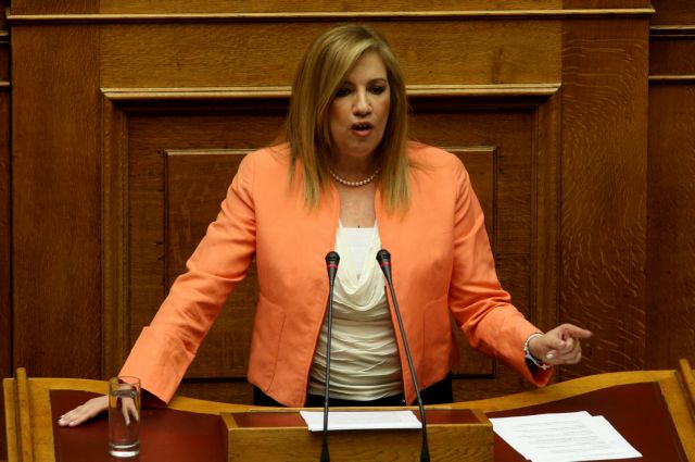 Gennimata accuses SYRIZA of “dividing the Greek people”