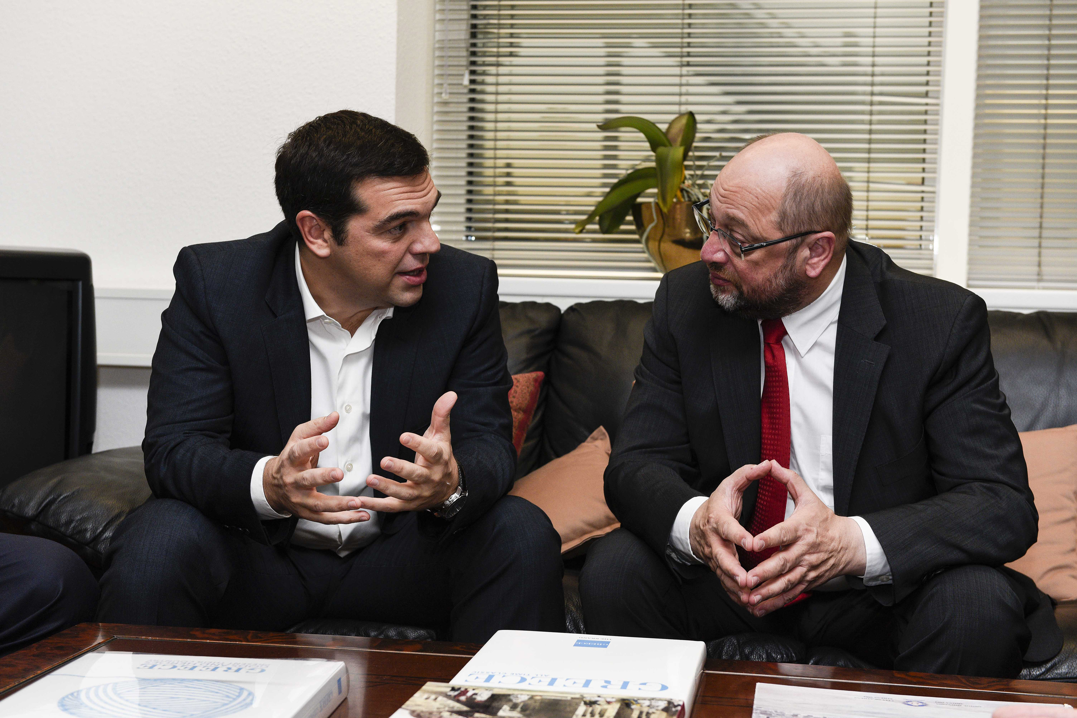 Τσίπρας-Σουλτς: Ανάγκη ενίσχυσης της κοινωνικής ατζέντας της ΕΕ το μήνυμα από το Brexit