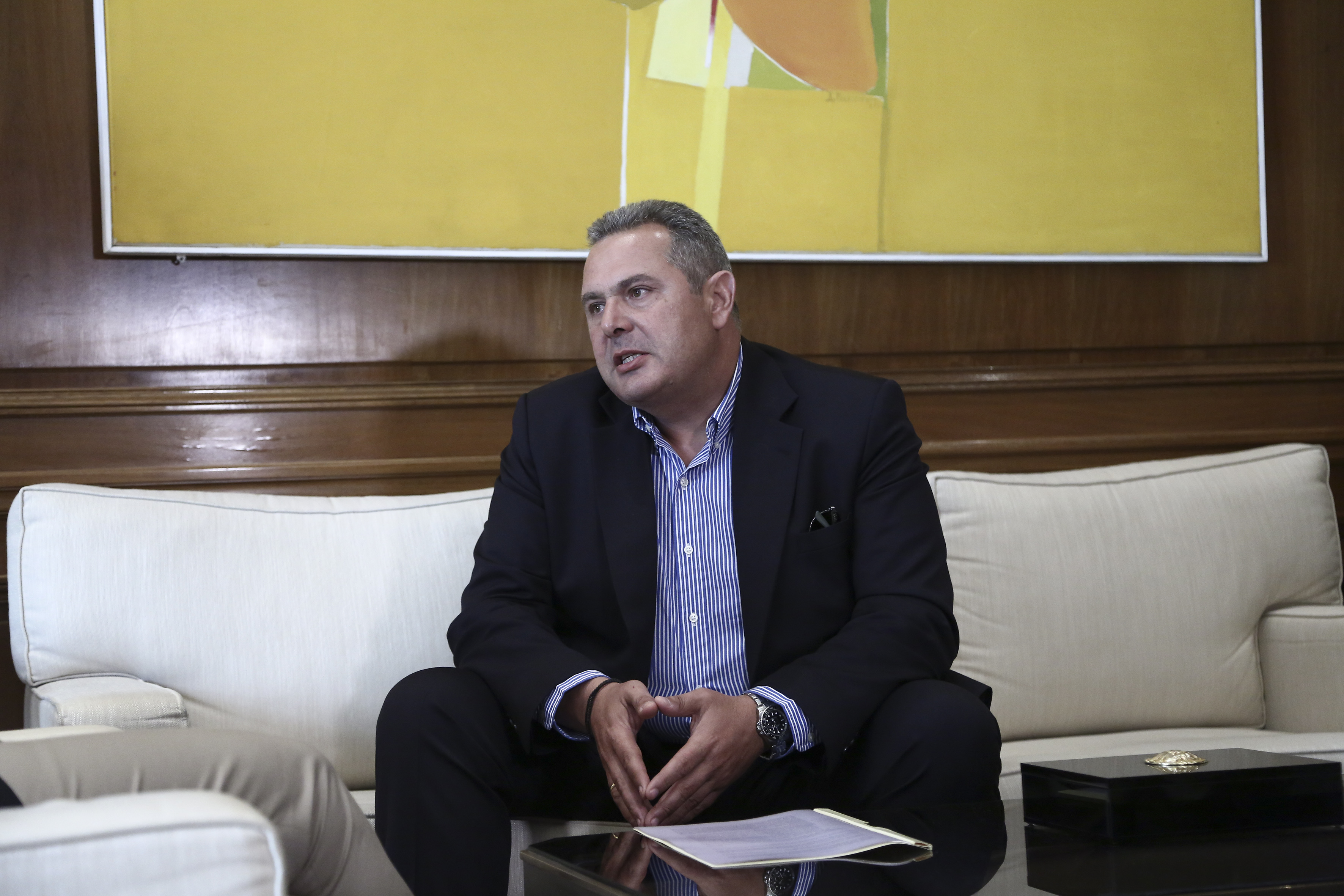 Καμμένος: Να μην δοθεί τηλεοπτική άδεια στον Καλογρίτσα