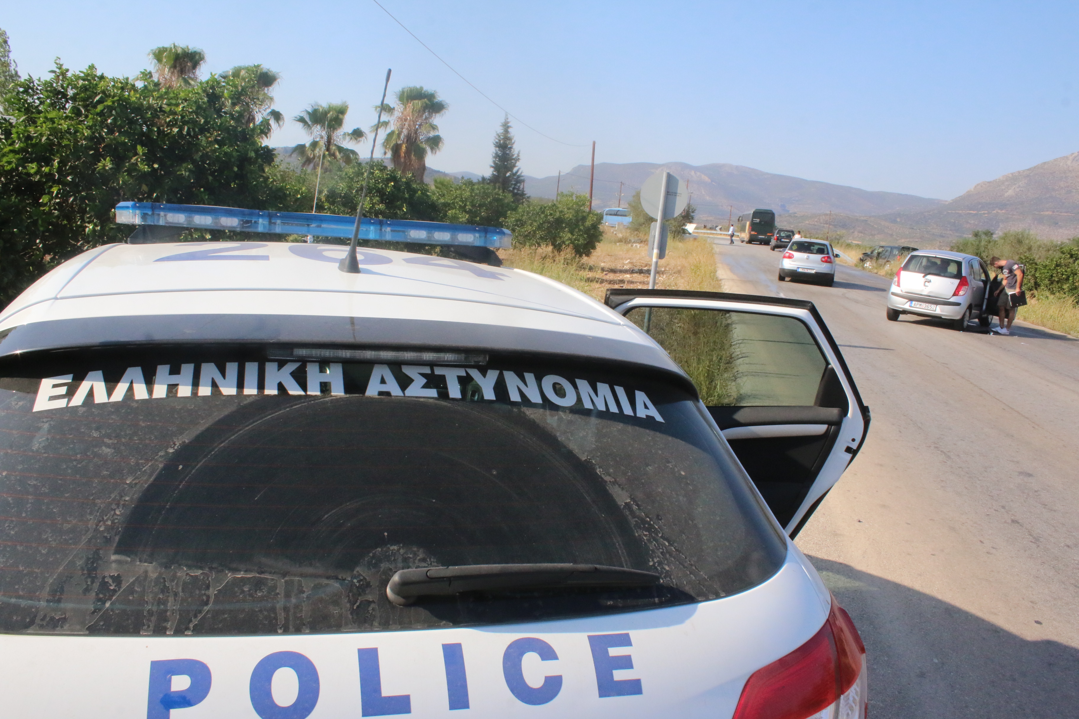 Σύλληψη 33χρόνου για ληστεία και απόπειρα βιασμού 73χρονης | tovima.gr