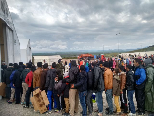 Πολιτική θύελλα για το έργο της σίτισης των προσφύγων στις Σέρρες | tovima.gr