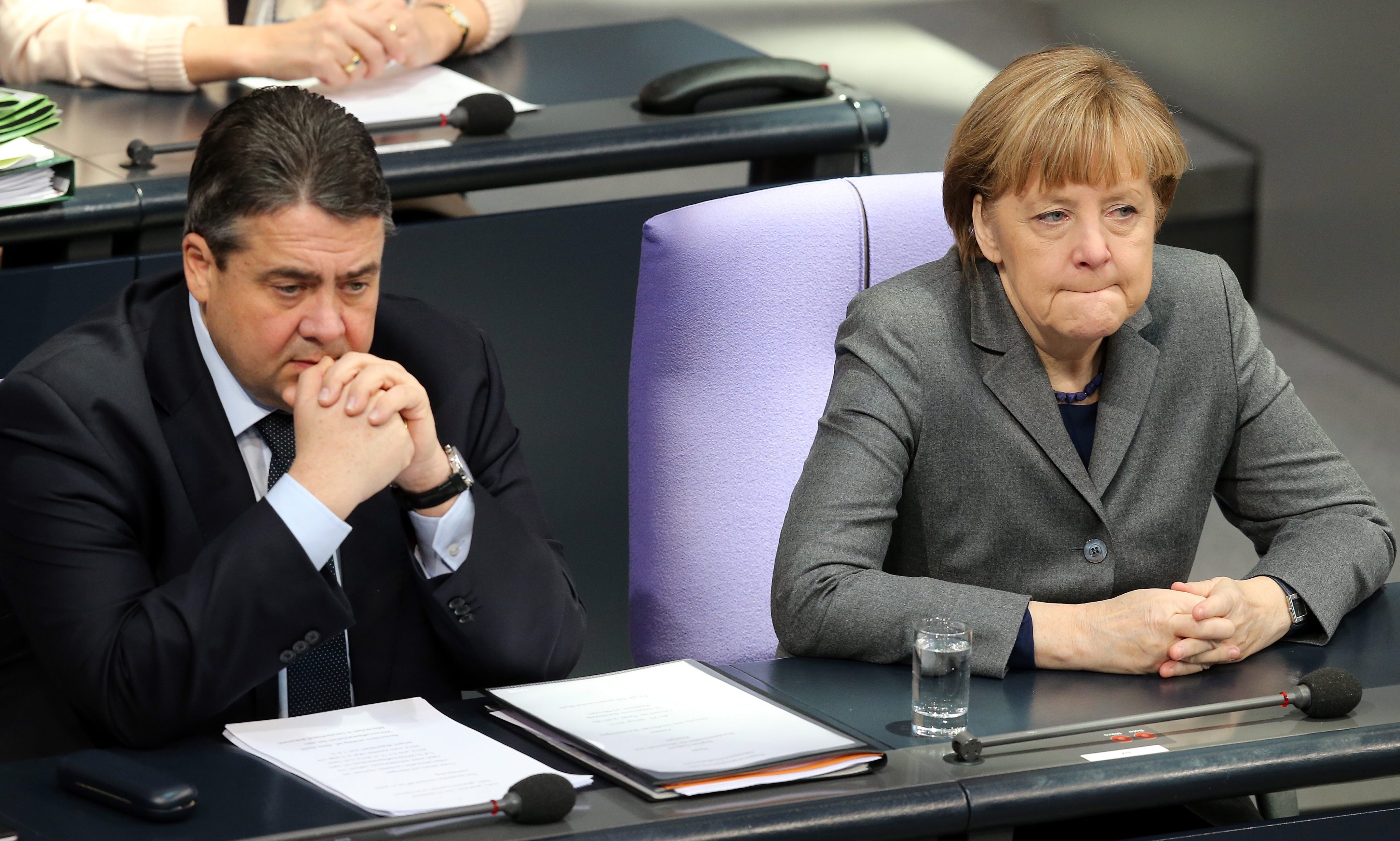 Spiegel: Συμφωνία Μέρκελ, Ζέεχοφερ, Γκάμπριελ για κοινό υποψήφιο Πρόεδρο