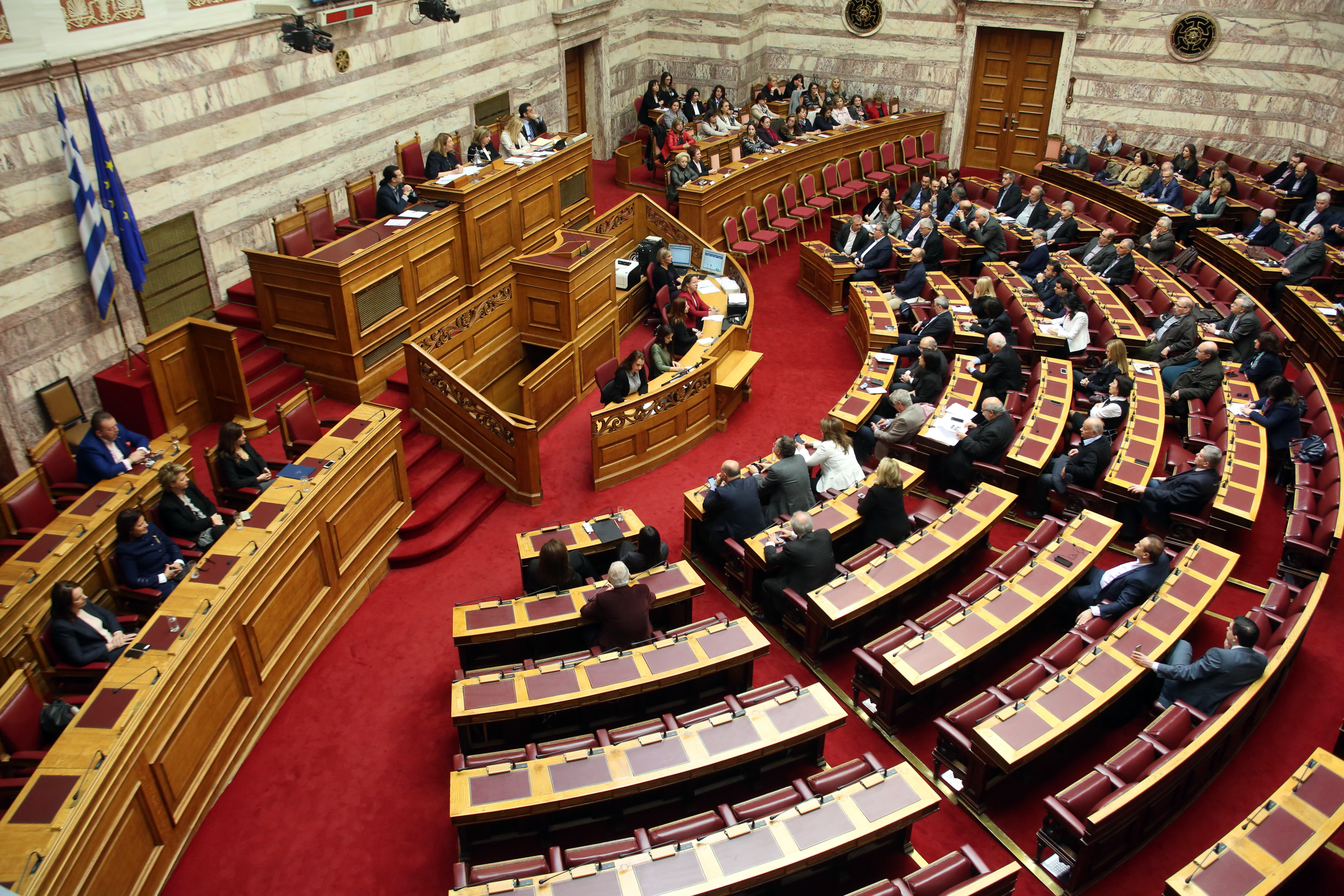 Κατατέθηκε στη Bουλή το νομοσχέδιο για τον εξωδικαστικό μηχανισμό