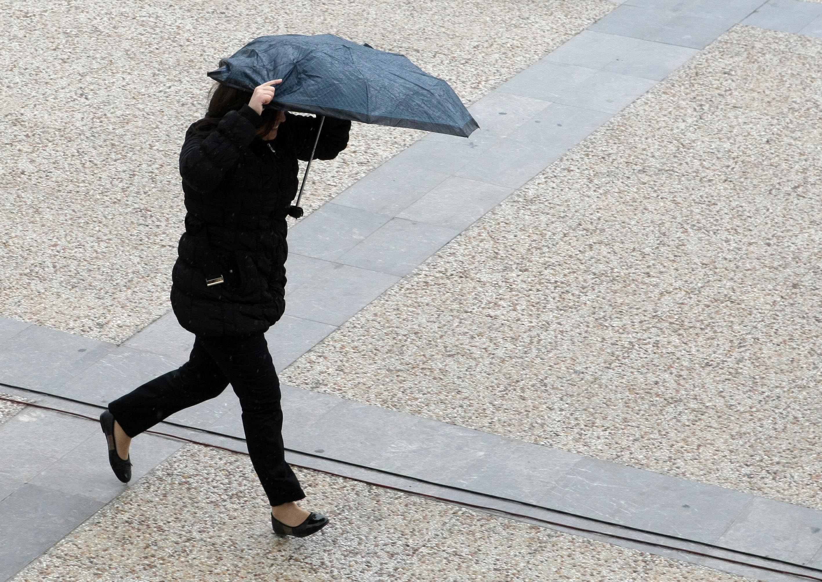 Καιρός: Τοπικές βροχές στα κεντρικά, νότια και βορειοανατολικά