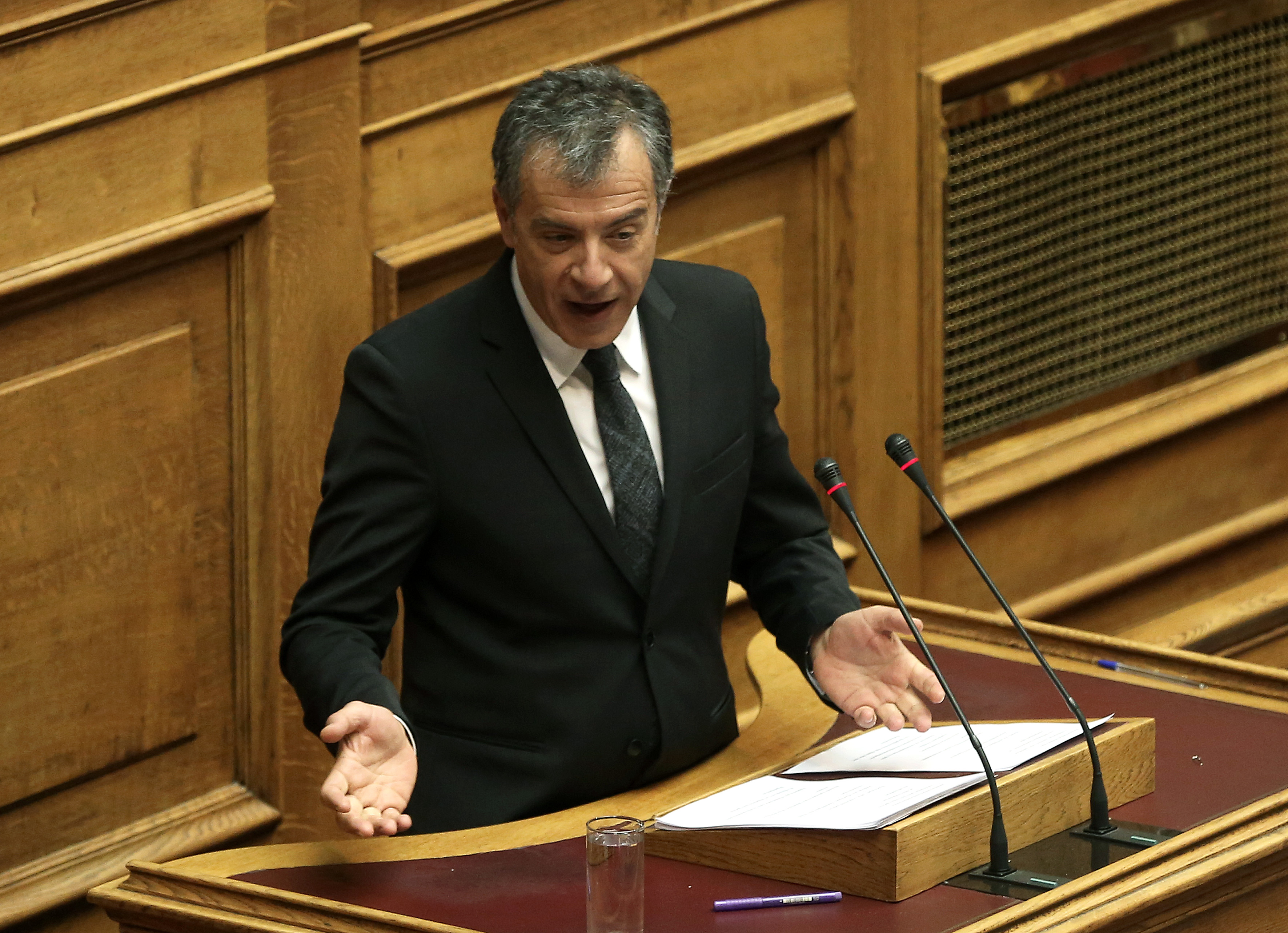 Θεοδωράκης για αξιολόγηση: Να τελειώσει το μαρτύριο της σταγόνας