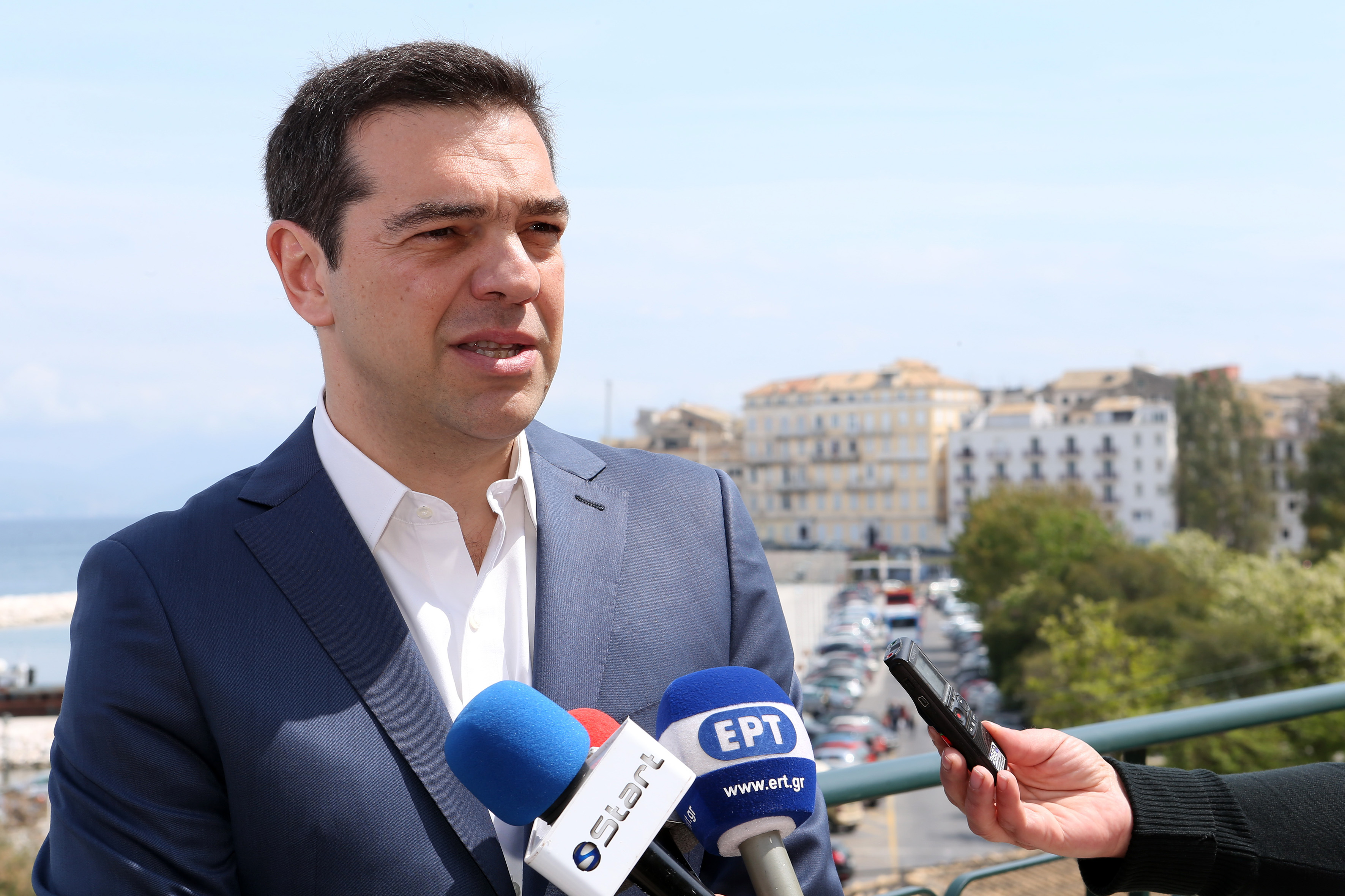 Πόλεμος ΝΔ – ΣΥΡΙΖΑ στον απόηχο της συνέντευξης του Πρωθυπουργού