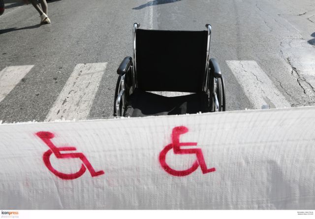 «Πόλεμος» Γαβρόγλου-ιδιωτικών σχολείων για τη φοίτηση μαθητών με αναπηρία