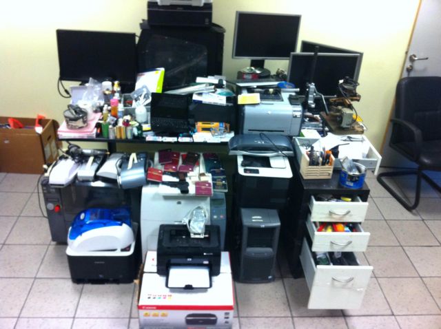 Είχε στήσει εργαστήριο δημιουργίας πλαστών ταξιδιωτικών εγγράφων