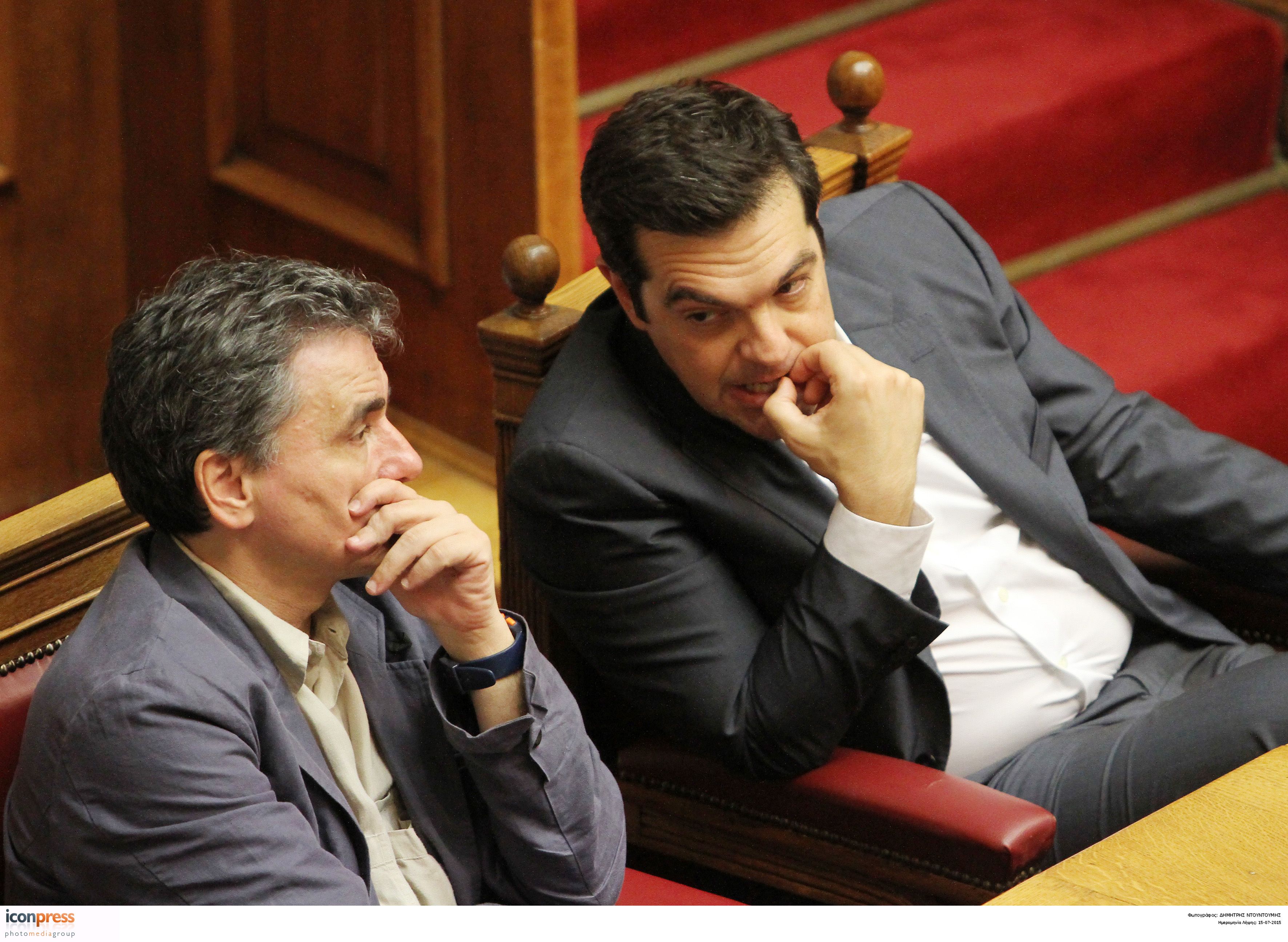 Μετά την επίσκεψη Μακρόν τα δύσκολα για την ελληνική κυβέρνηση