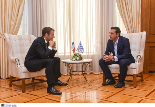 Μακρόν σε Τσίπρα: Διατεθειμένοι να βοηθήσουμε την Ελλάδα