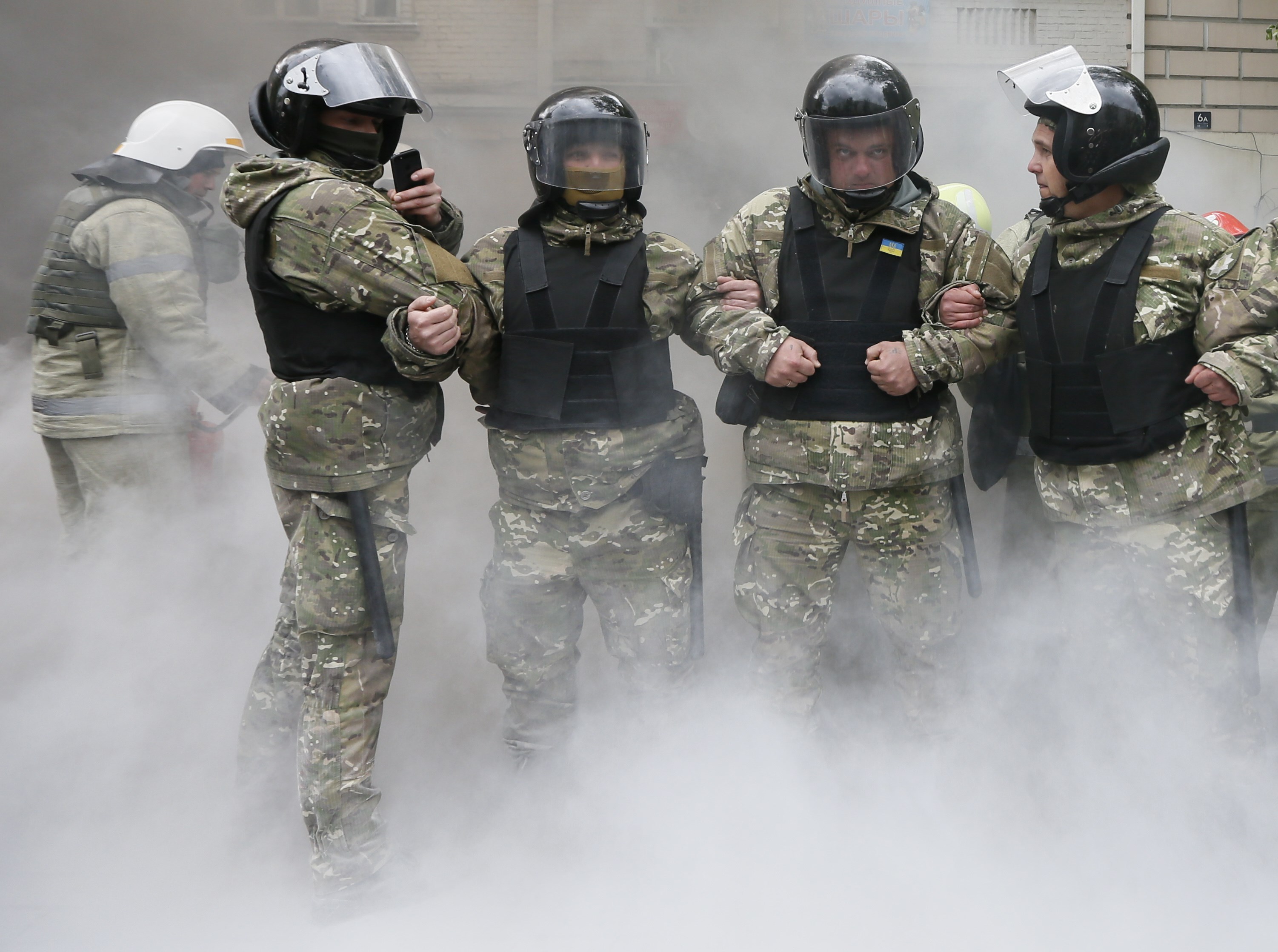 Ουκρανία: Ίσως φέρει εκρηκτικά άντρας που κλείστηκε σε ταχυδρομείο