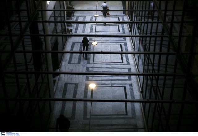 Eurostat: Μεγάλη μείωση της ανεργίας στην Ελλάδα τον Οκτώβριο