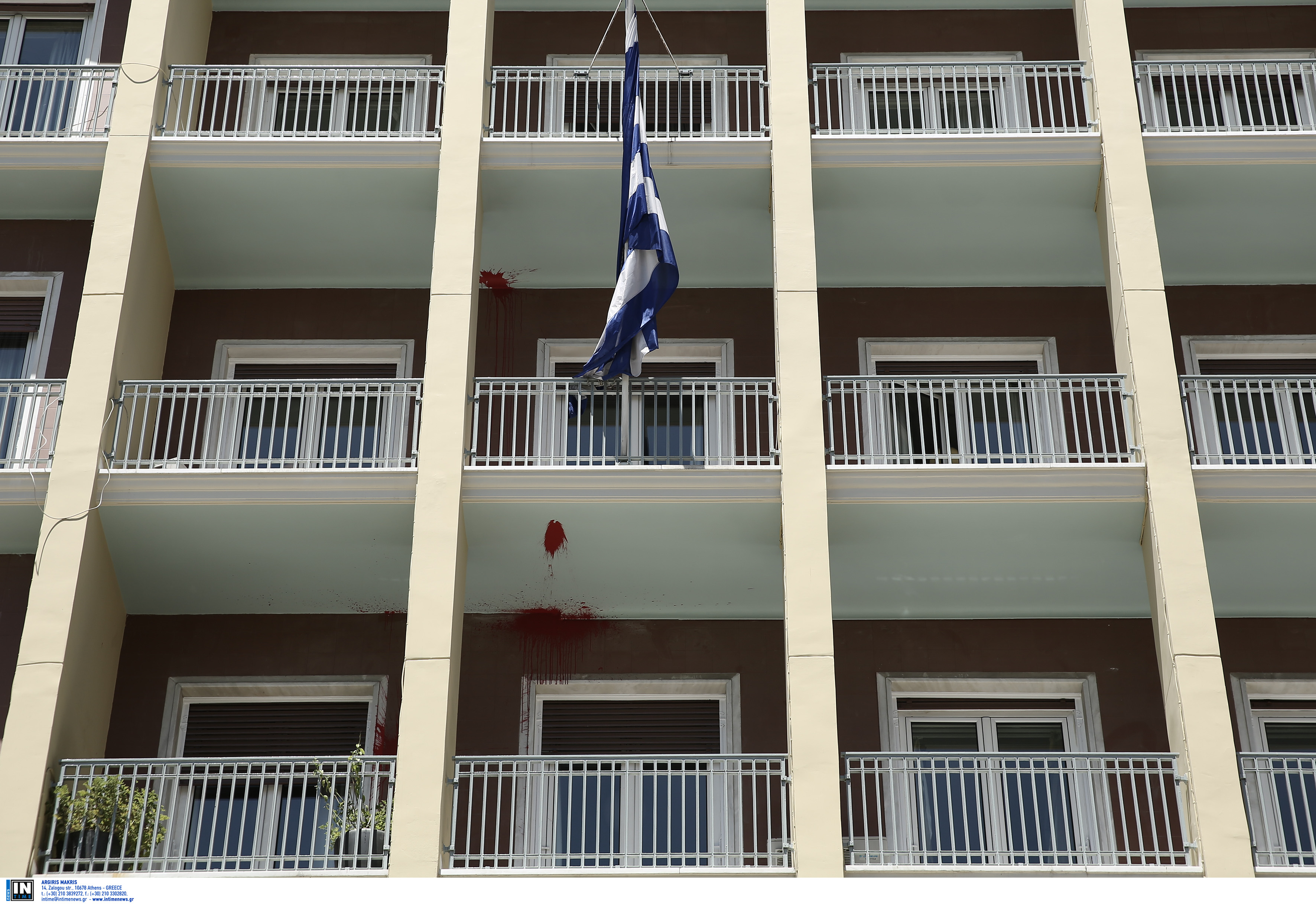 Εισβολή μελών του Ρουβίκωνα στο υπουργείο Εσωτερικών