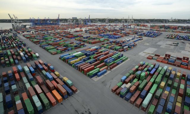 Γερμανία: Εμπορικός πόλεμος με τις ΗΠΑ θα μπορούσε να είναι επιζήμιος