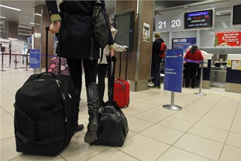 Ματαιώθηκαν 115 πτήσεις από και προς το αεροδρόμιο Χίθροου εξαιτίας χιονοπτώσεων