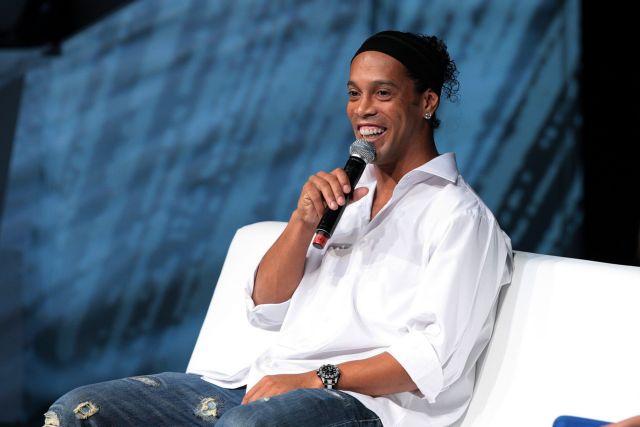 Ο Ροναλντίνιο περνάει από το ποδόσφαιρο στην πολιτική