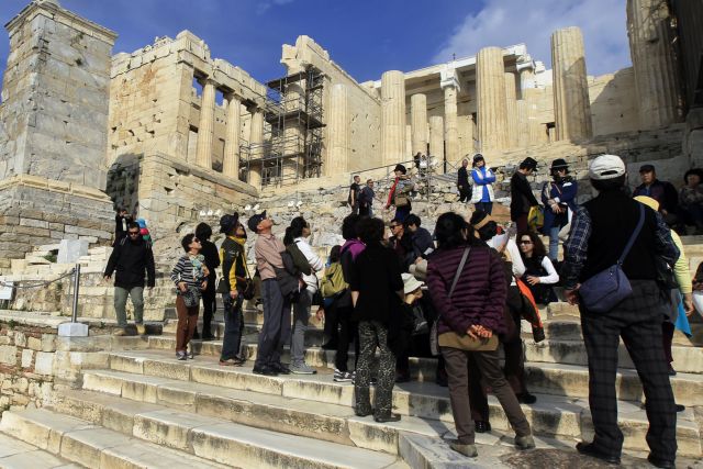 ΤτΕ: Αυξήθηκε η τουριστική κίνηση μειώθηκαν οι εισπράξεις