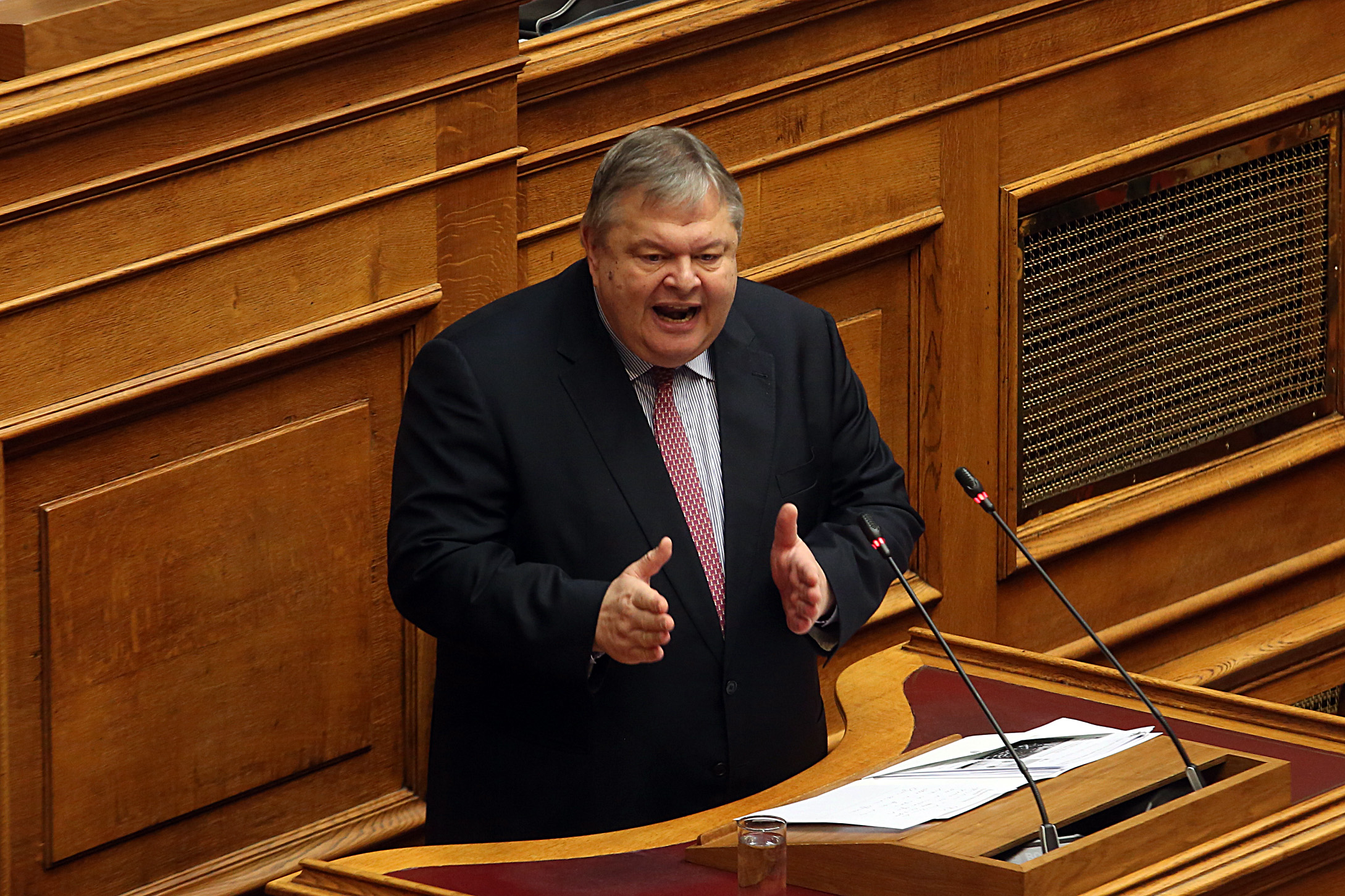 Υπέρ της αναδοχής από ομόφυλα ζευγάρια Βενιζέλος και Μπακογιάννη