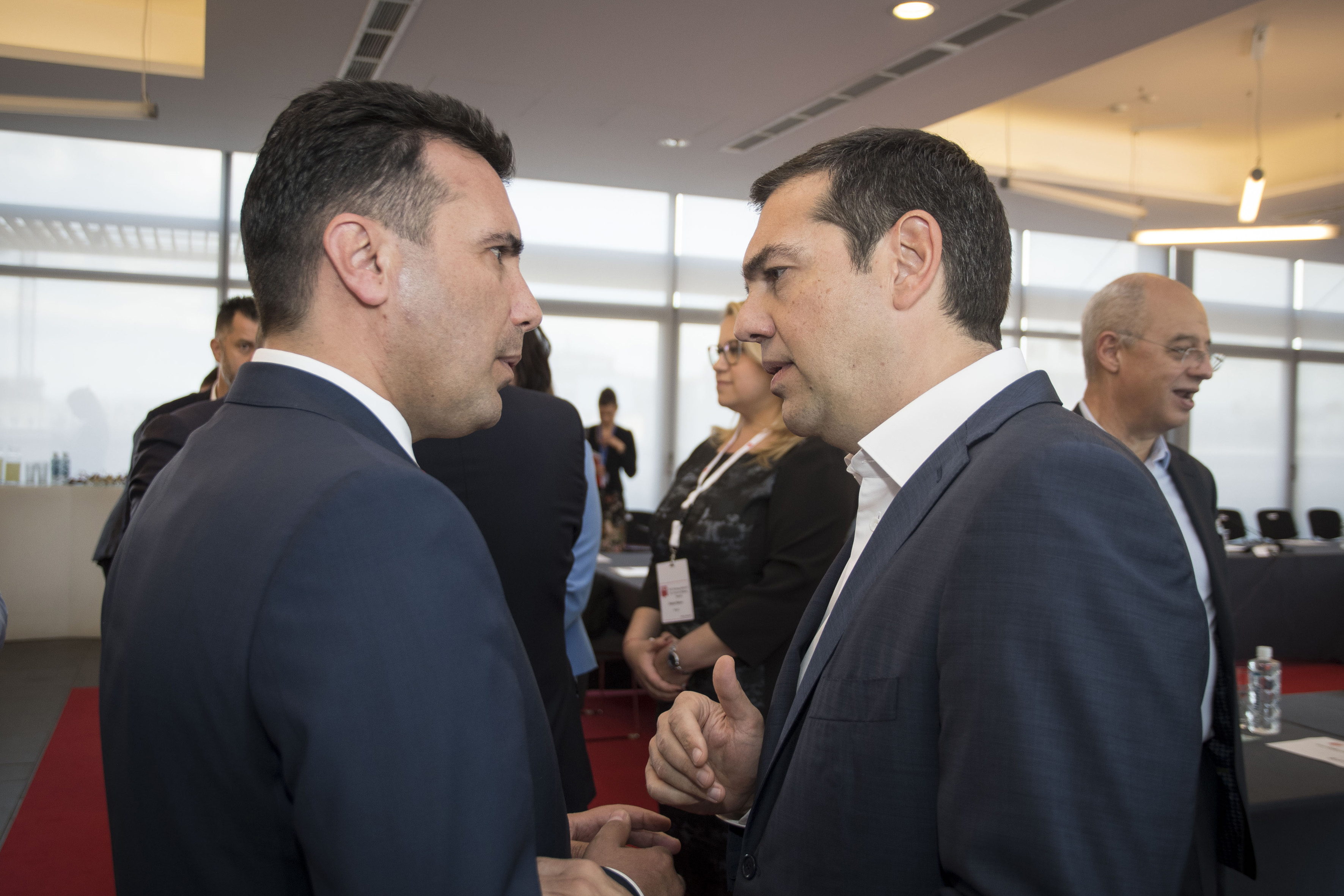 Σε πολύ καλό κλίμα η συνάντηση Τσίπρα – Ζάεφ στη Σόφια για το Μακεδονικό – Πρωθυπουργός πΓΔΜ: Ελπίζουμε σε λύση πριν τη Σύνοδο της ΕΕ τον Ιούνιο