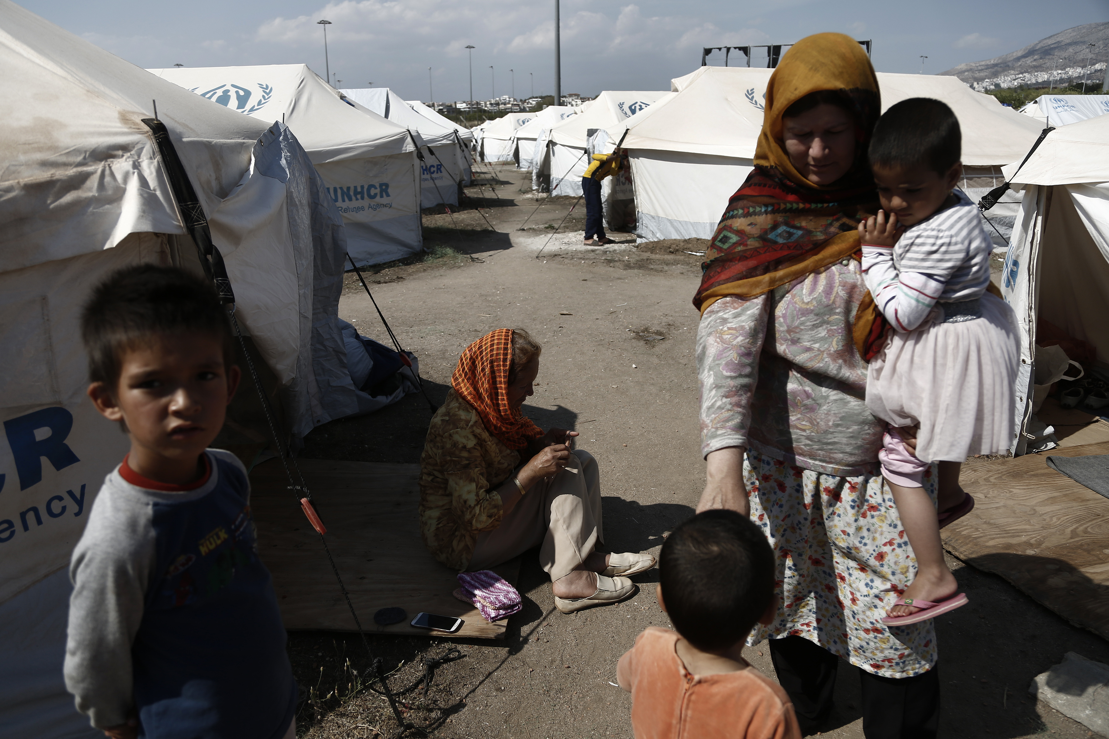 Εξετάζεται η δημιουργία κέντρου για αιτούντες άσυλο στην Ευρώπη