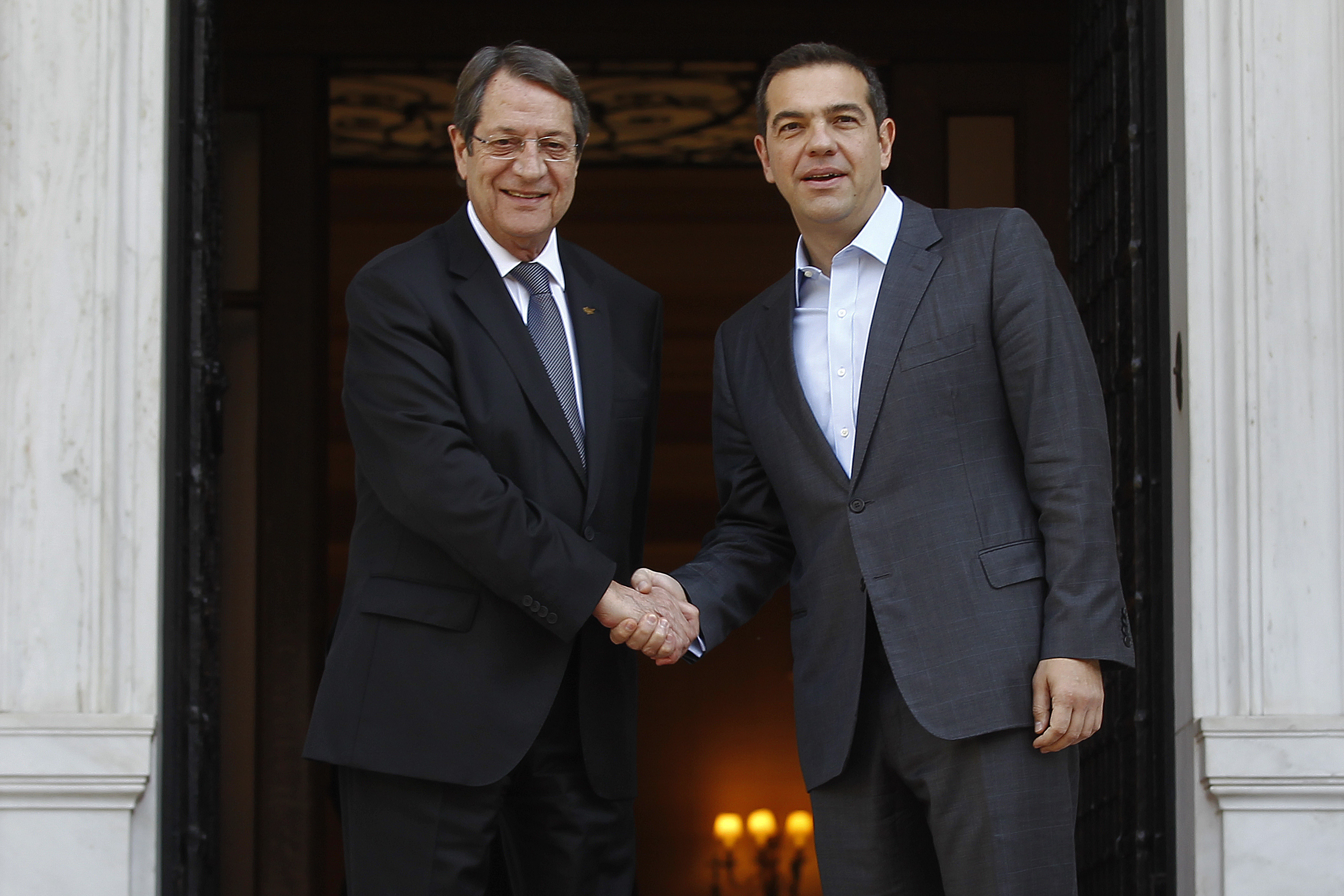 Συγχαρητήρια Αναστασιάδη σε Τσίπρα για τη συμφωνία με πΓΔΜ