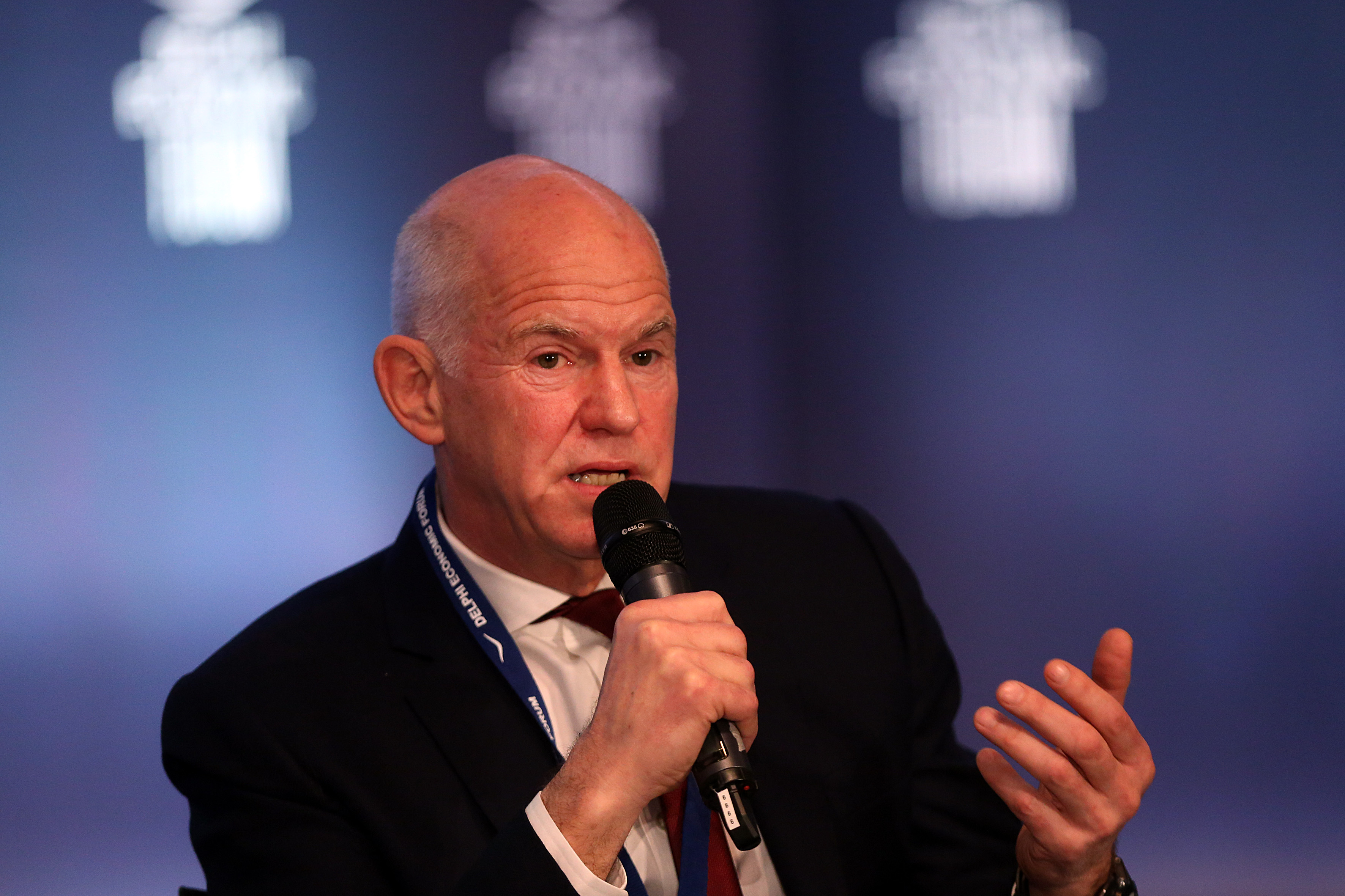 Χαιρετίζει η Σοσιαλιστική Διεθνής του Γιώργου Παπανδρέου