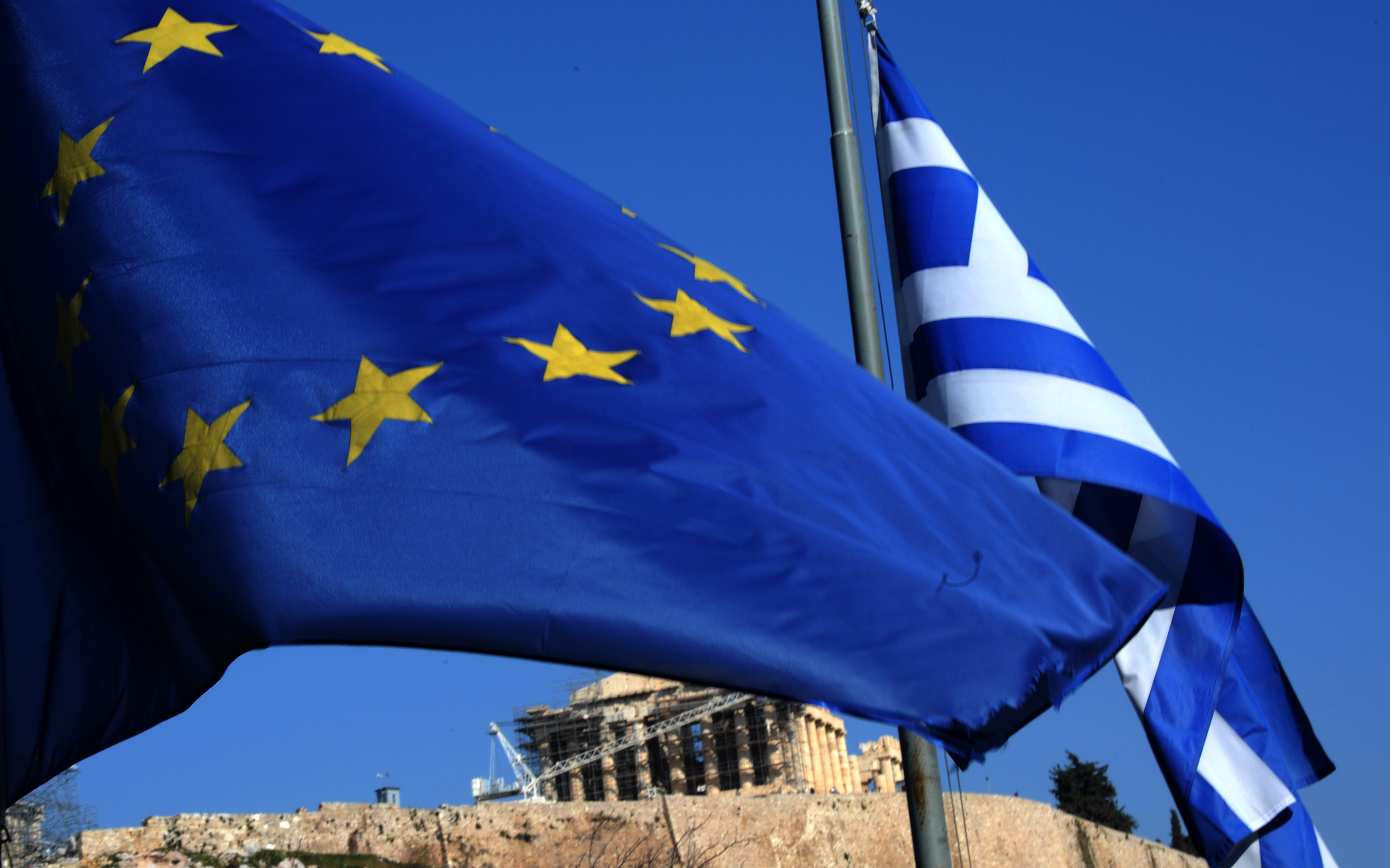 SZ: Εντός της εβδομάδας οι αποφάσεις για το ελληνικό χρέος