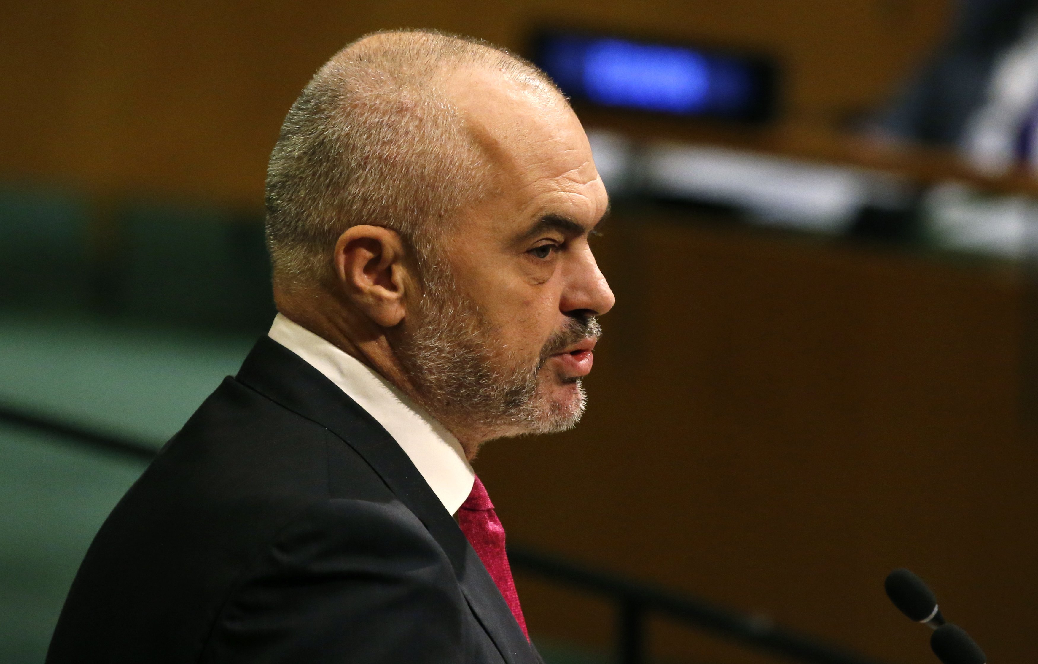 Η Αλβανία λέει «όχι« στην εγκατάσταση καταυλισμών προσφύγων και μεταναστών