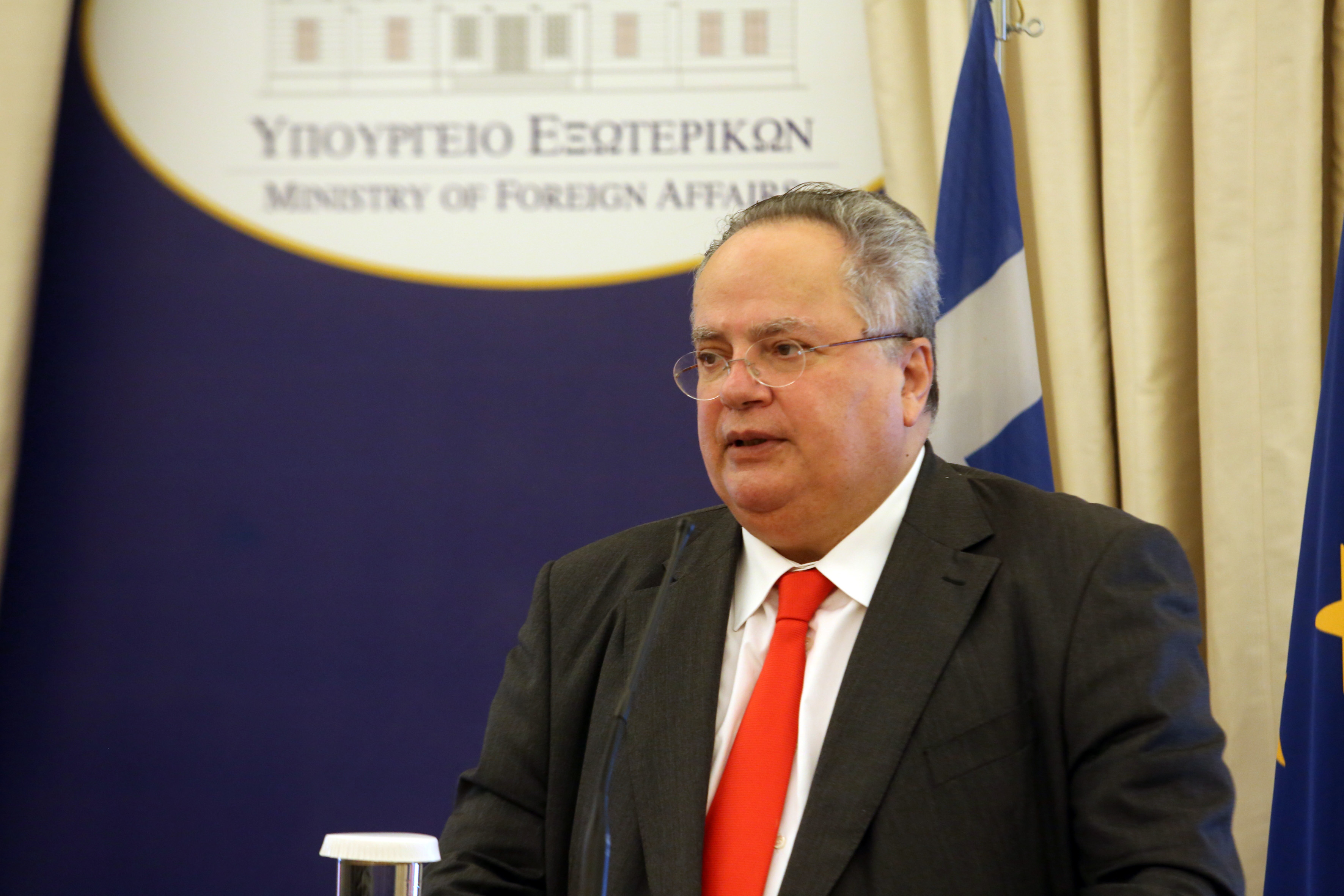 Κοτζιάς για έλληνες στρατιωτικούς: Ειναι ρεαλιστικό να κυκλοφορούν κατάσκοποι με στολή;