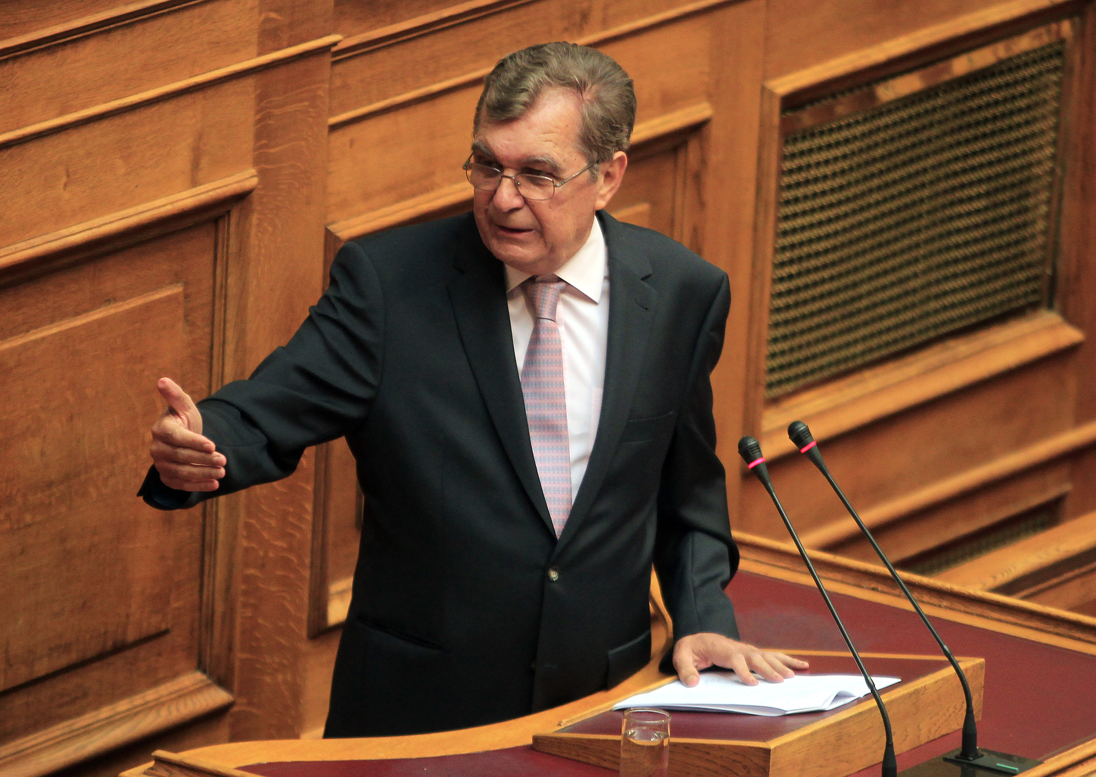 Κρεμαστινός: Η τηλεοπτική δημοκρατία και το αδιέξοδο της Ανώτατης Παιδείας