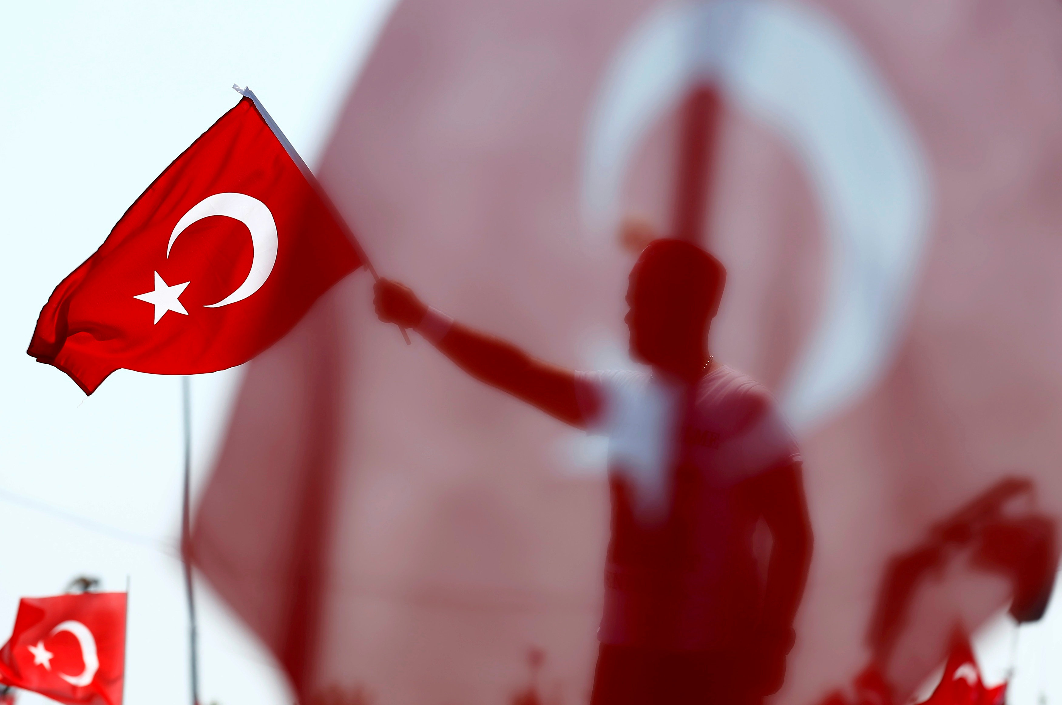 Τουρκία: Τρικυμία εν κρανίω – Σε πλήρη σύγχυση η κυβέρνηση έναντι των ΗΠΑ