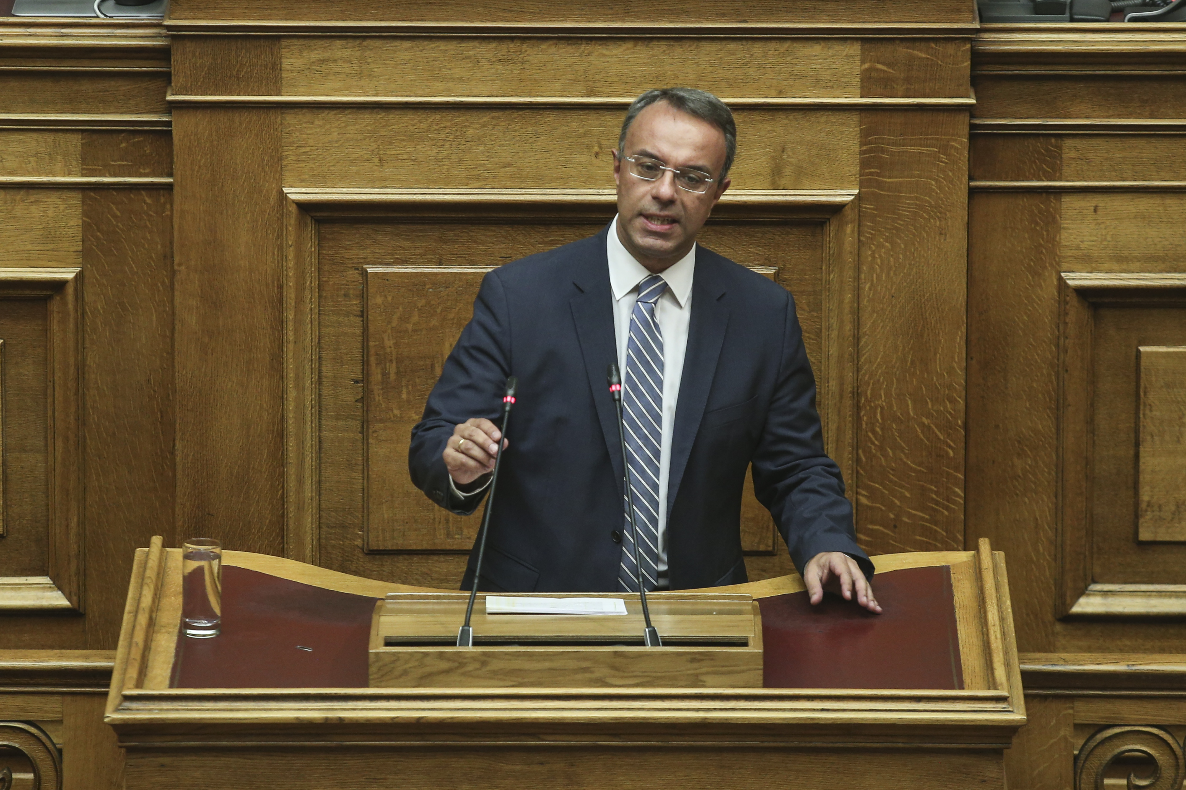 Σταϊκούρας:  H Κυβέρνηση μειώνει τις δημόσιες επενδύσεις για να συντηρήσει το αφήγημα του υπερπλεονάσματος