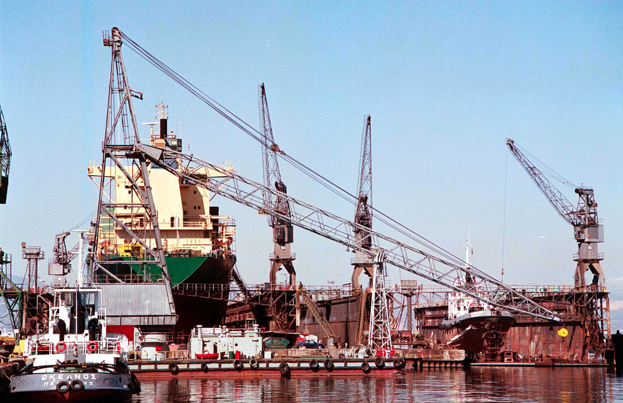 Πιθανή συνεργασία Ελλάδας-Κίνας για τα ναυπηγεία