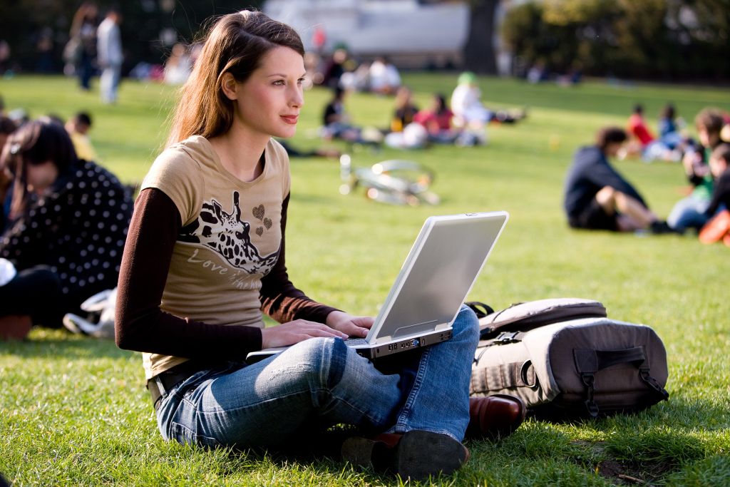 Εως τις 30 Νοεμβρίου οι αιτήσεις για τις υποτροφίες της Γ.Αγγελοπούλου