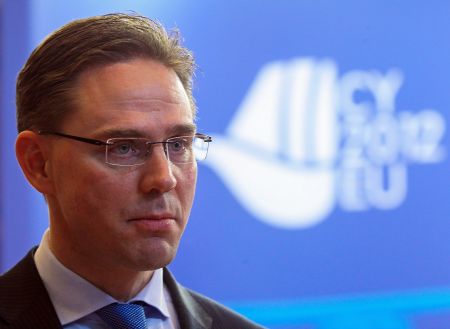 Πράσινο φως των Βρυξελλών στους «διορθωμένους» προϋπολογισμούς Γαλλίας-Ιταλίας