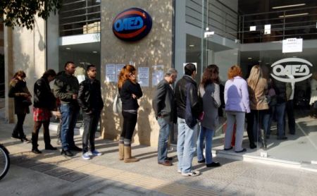 Eurostat: Rate of unemployment drops slightly to 24.2% in February