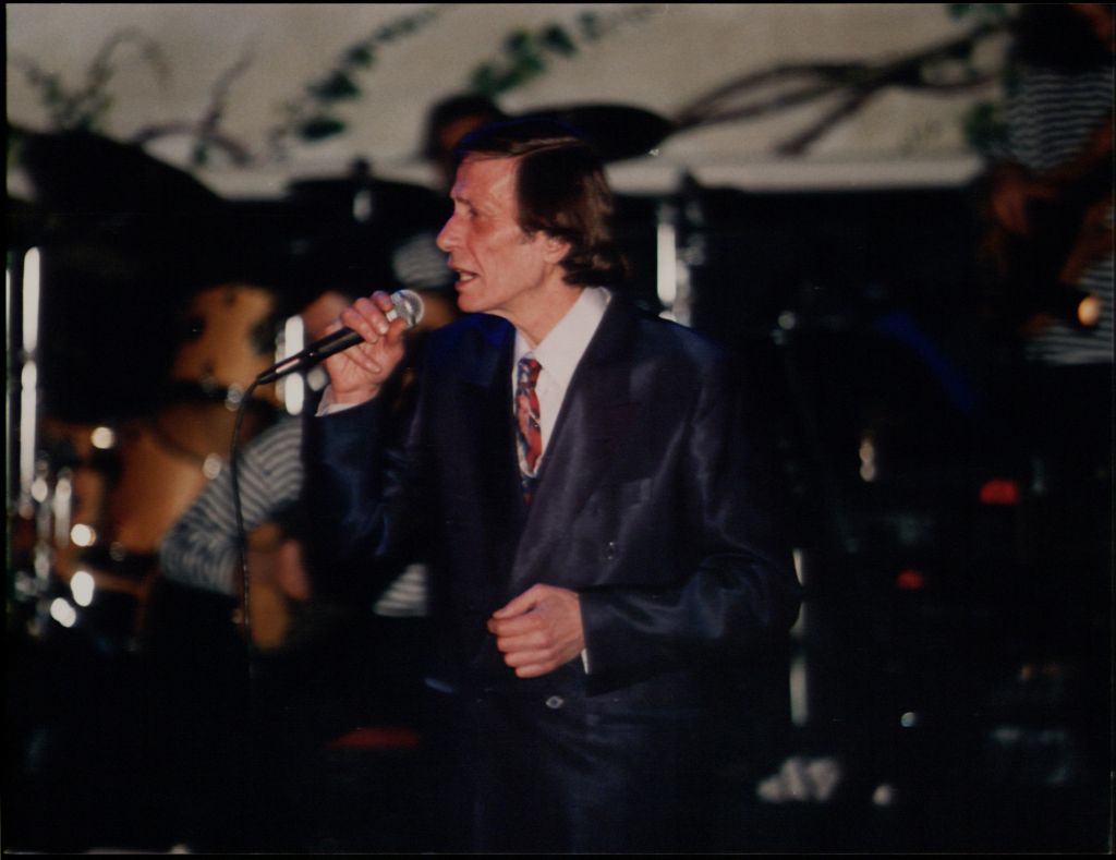 Εφυγε σε ηλικία 74 ετών ο τραγουδιστής Γιάννης Καλατζής