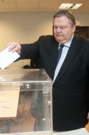 Βενιζέλος: «Οι πολίτες να ψηφίσουν για το συμφέρον του τόπου»