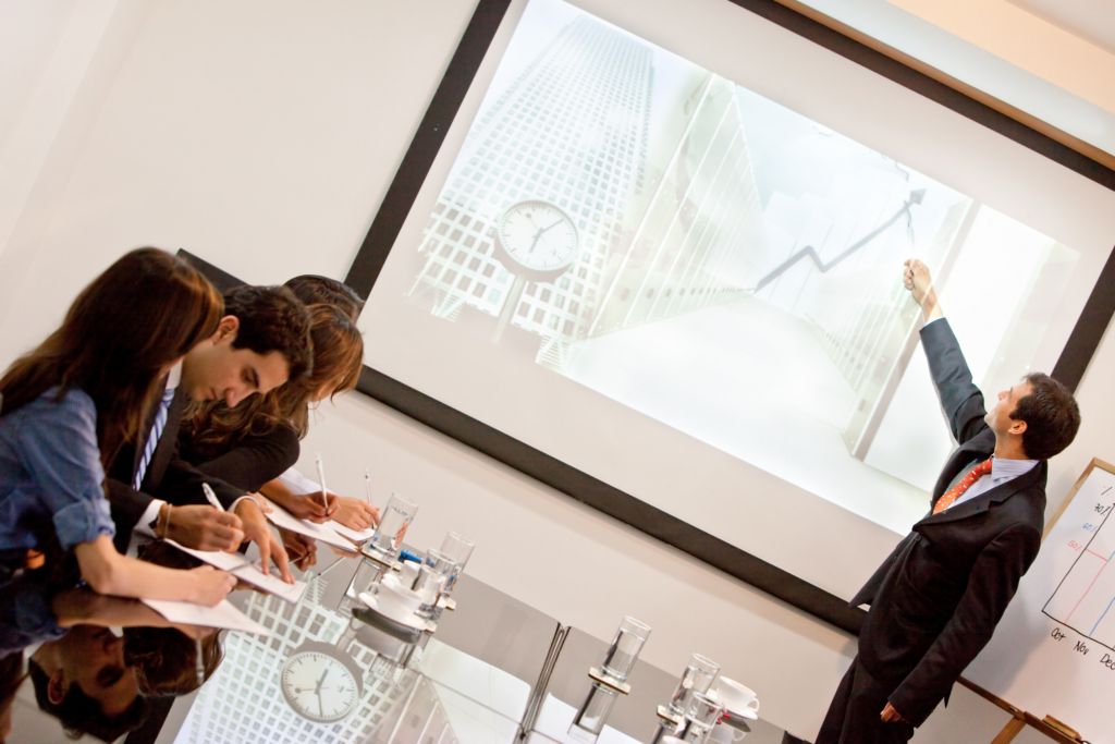 Τα επαγγέλματα που δεν άνοιξαν, οι ιδιωτικοποιήσεις που δεν έγιναν