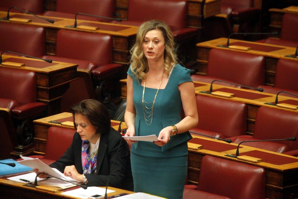 Σίβυλλα alert! Οι κυρίες της Βουλής και η ανοιξιάτικη γκαρνταρόμπα τους