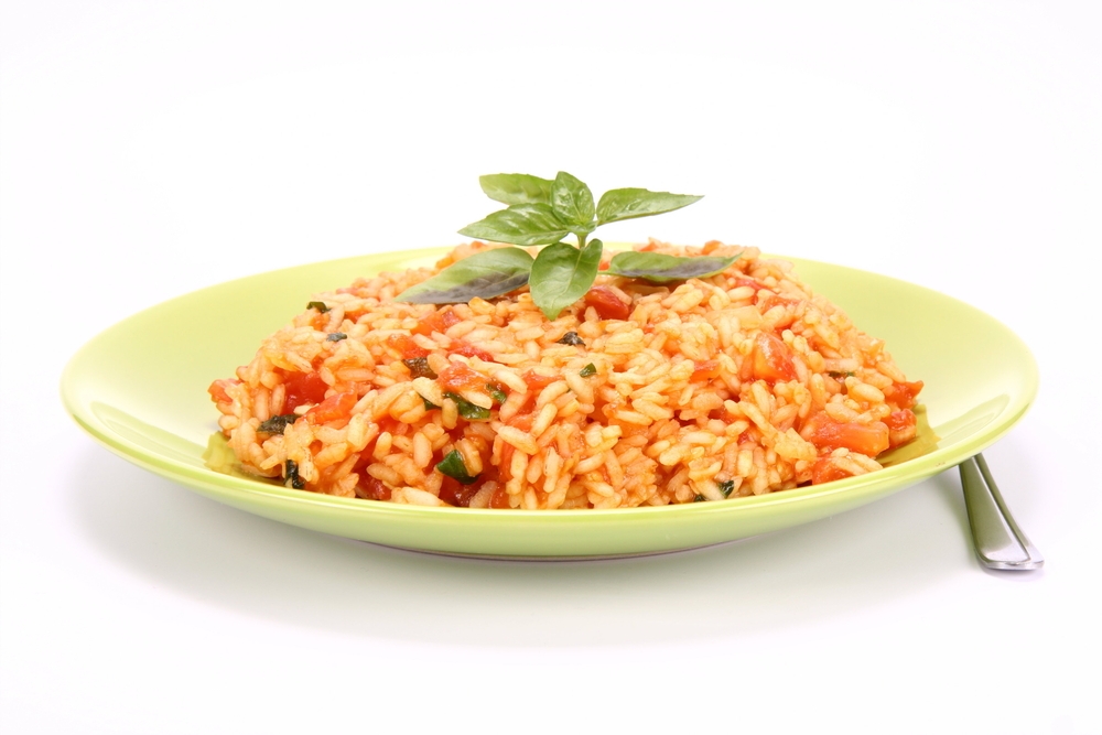 Ντοματόρυζο με τόνο και ξύσμα λεμονιού