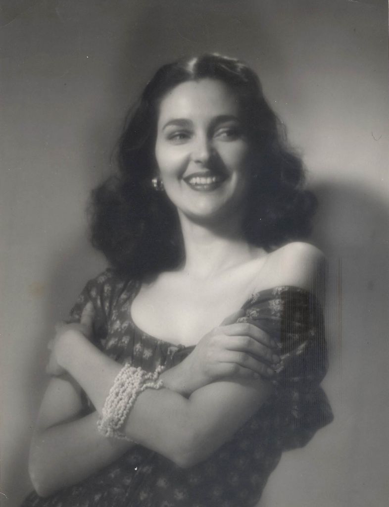 Αφιέρωμα στην αισθαντική φωνή της Στέλλας Γκρέκα