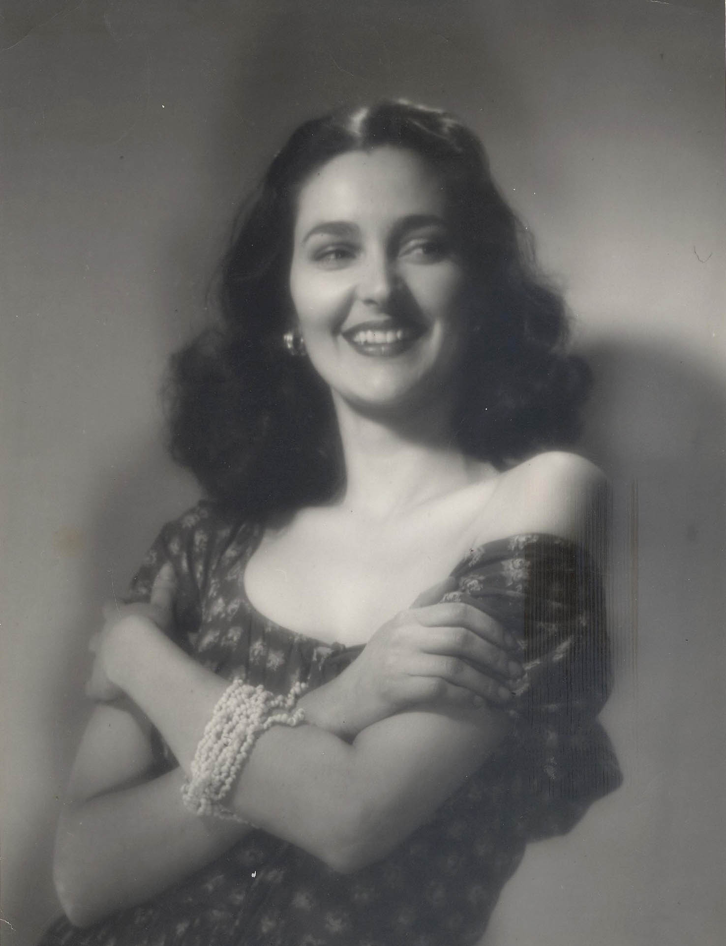 Αφιέρωμα στην αισθαντική φωνή της Στέλλας Γκρέκα