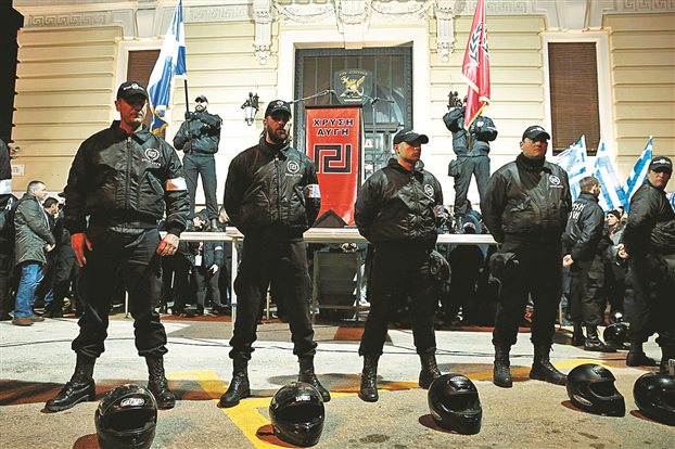 Προφυλακιστέοι τρεις χρυσαυγίτες για ένταξη σε εγκληματική οργάνωση