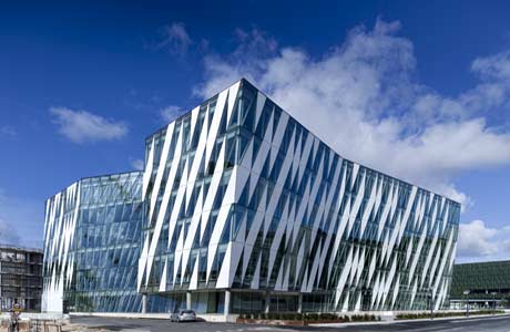 Saxo Bank: Online συναλλαγές και κοινωνική δικτύωση σε μία υπηρεσία