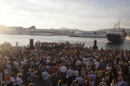 Mύρων Mιχαηλίδης: Θέλουμε και την κυρία με το ταγέρ και τον νεαρό με το σκισμένο τζιν
