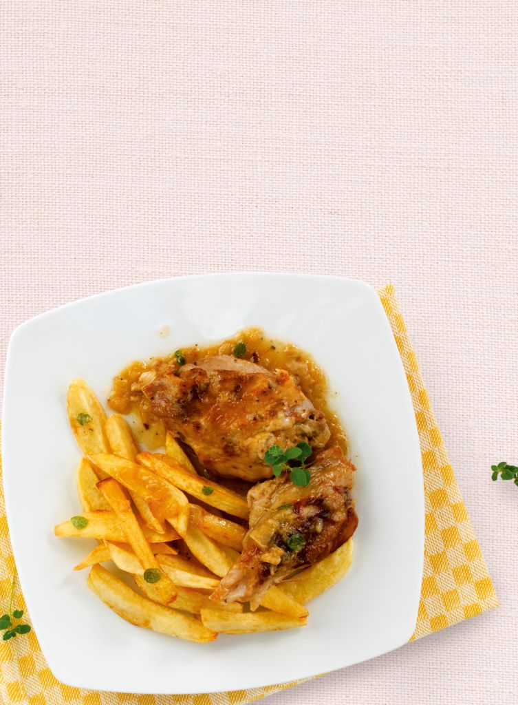 Κατσικάκι λαδορίγανη µε τηγανητές πατάτες